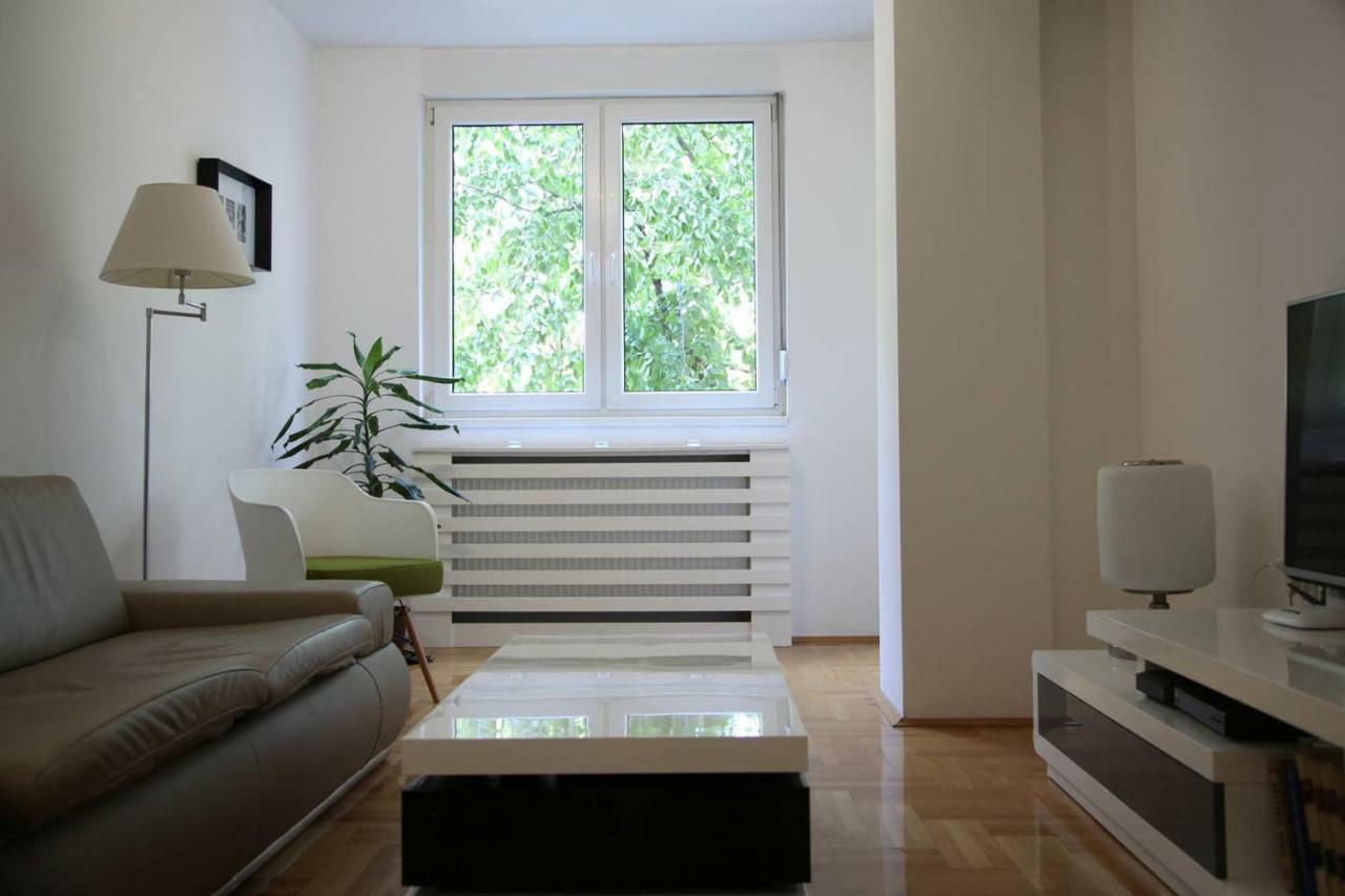 65 Square Meters Designer Apartment In Heart Of City - River View ! Park For Free Nisz Zewnętrze zdjęcie