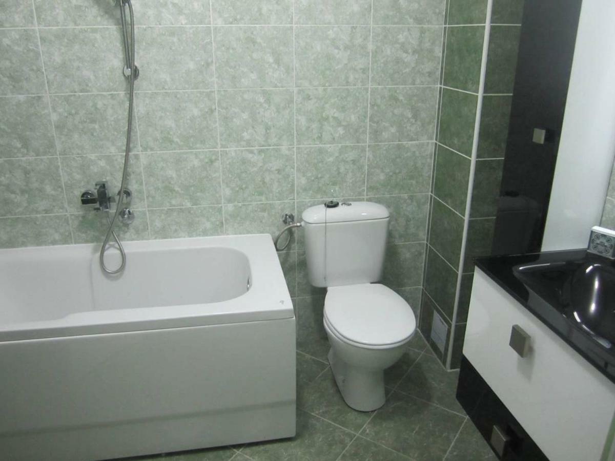 65 Square Meters Designer Apartment In Heart Of City - River View ! Park For Free Nisz Zewnętrze zdjęcie