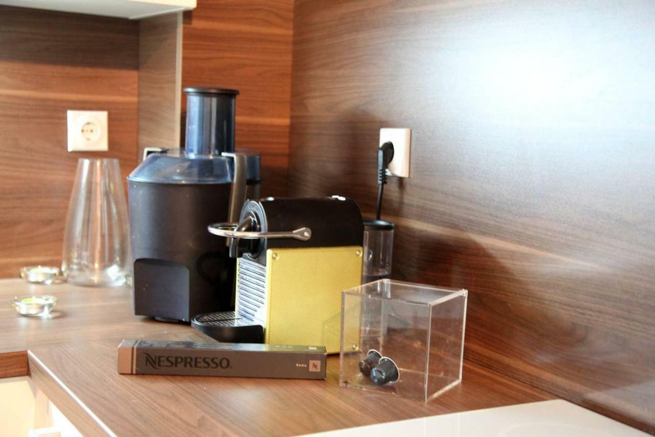 65 Square Meters Designer Apartment In Heart Of City - River View ! Park For Free Nisz Zewnętrze zdjęcie