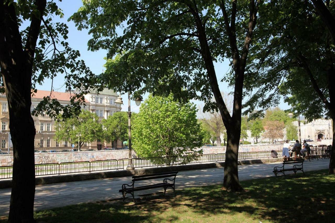 65 Square Meters Designer Apartment In Heart Of City - River View ! Park For Free Nisz Zewnętrze zdjęcie