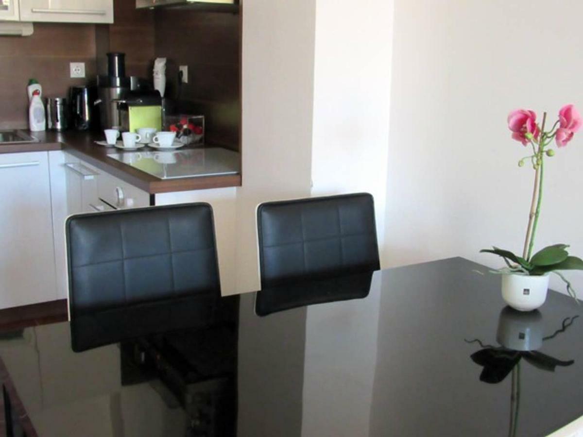 65 Square Meters Designer Apartment In Heart Of City - River View ! Park For Free Nisz Zewnętrze zdjęcie