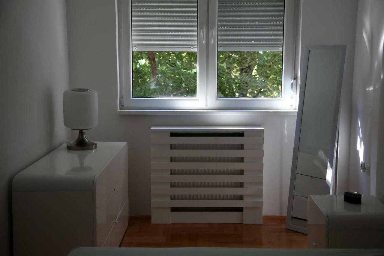 65 Square Meters Designer Apartment In Heart Of City - River View ! Park For Free Nisz Zewnętrze zdjęcie