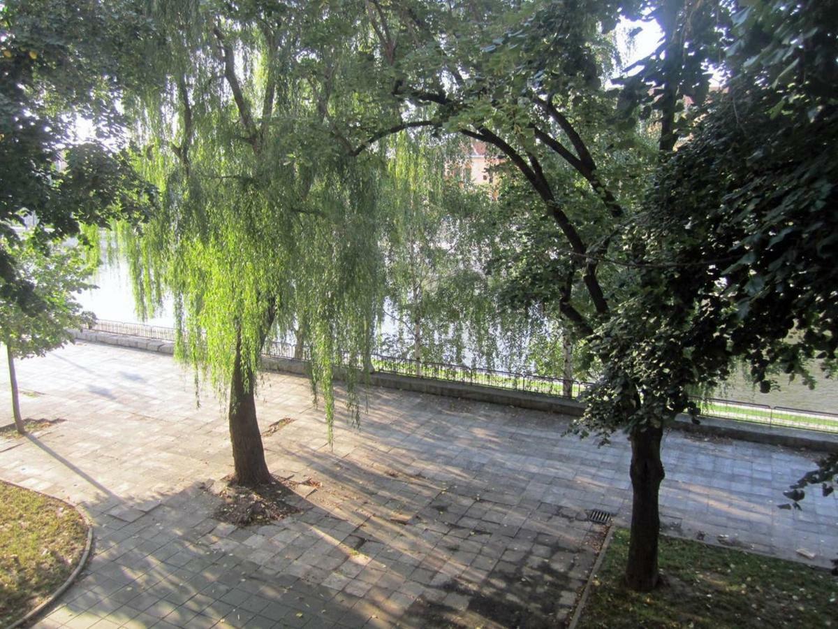 65 Square Meters Designer Apartment In Heart Of City - River View ! Park For Free Nisz Zewnętrze zdjęcie
