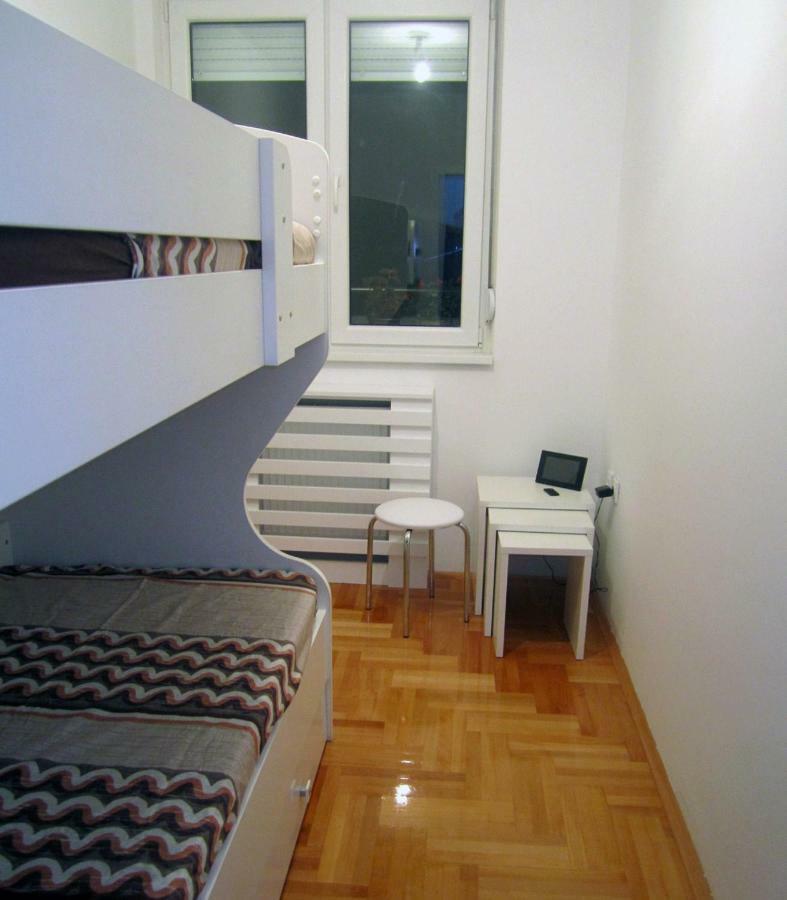65 Square Meters Designer Apartment In Heart Of City - River View ! Park For Free Nisz Zewnętrze zdjęcie