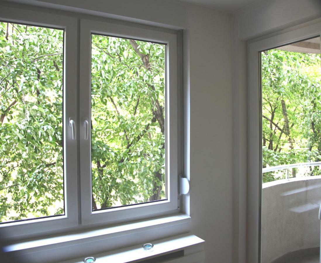 65 Square Meters Designer Apartment In Heart Of City - River View ! Park For Free Nisz Zewnętrze zdjęcie